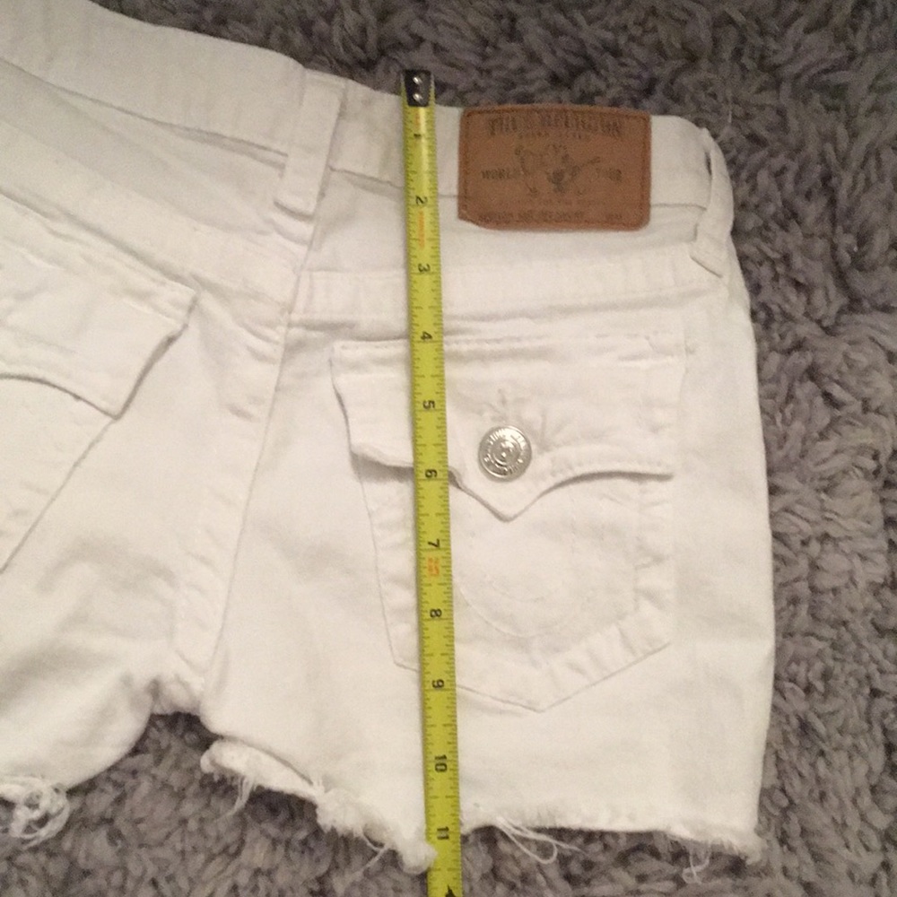 White True Religion Shorts - Picture 7 of 7